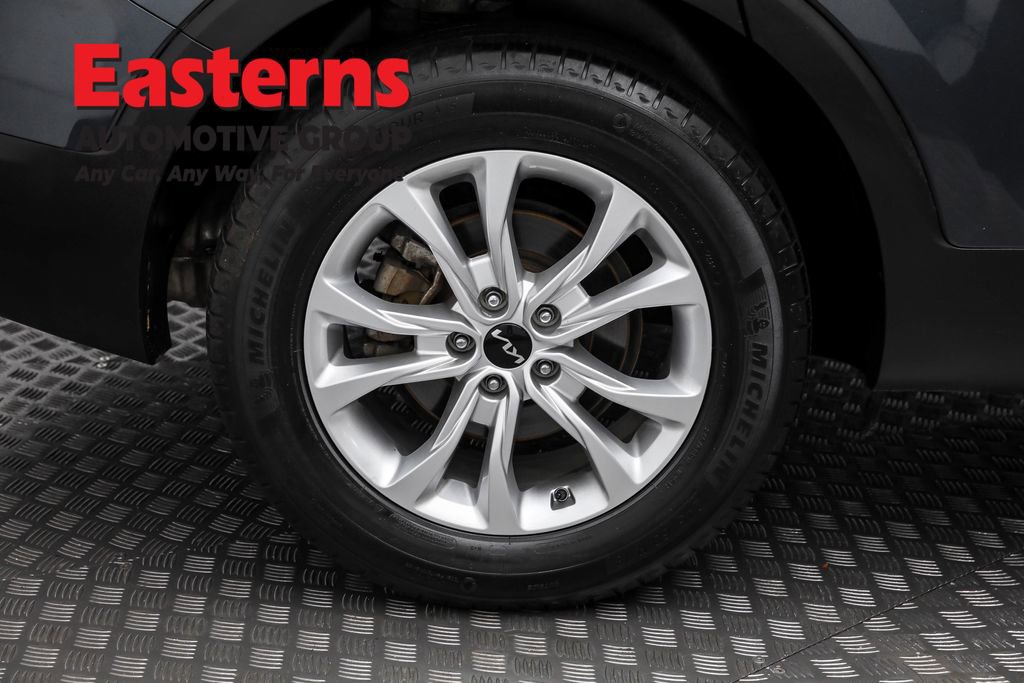 Used 2022 Kia Telluride LX image 31