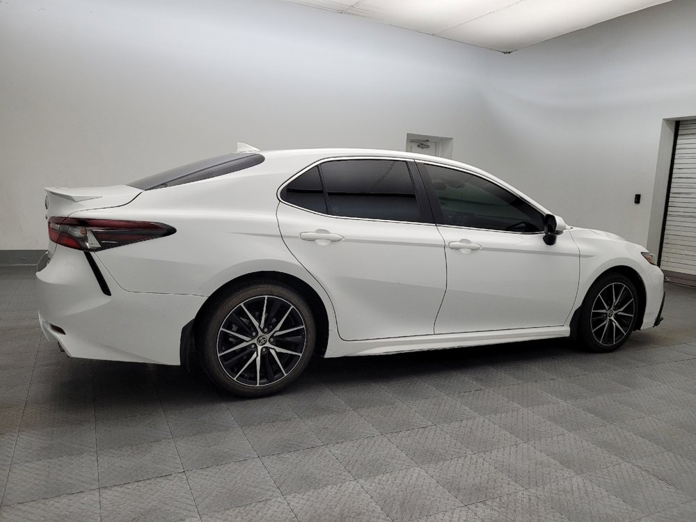 Used 2022 Toyota Camry SE image 10