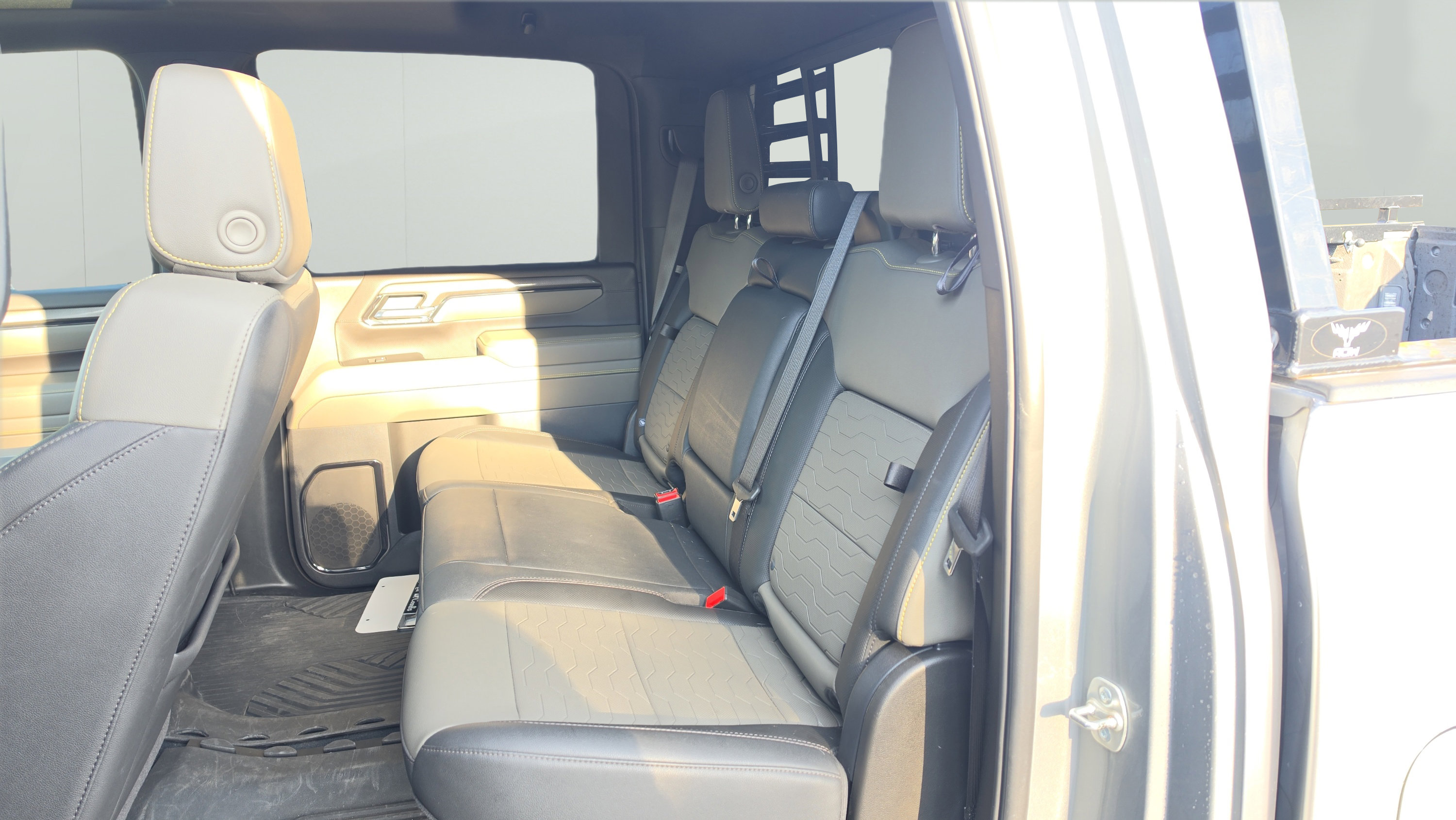 Used 2025 Chevrolet Silverado 2500 ZR2 w/ Technology Package AWD/4WD image 23