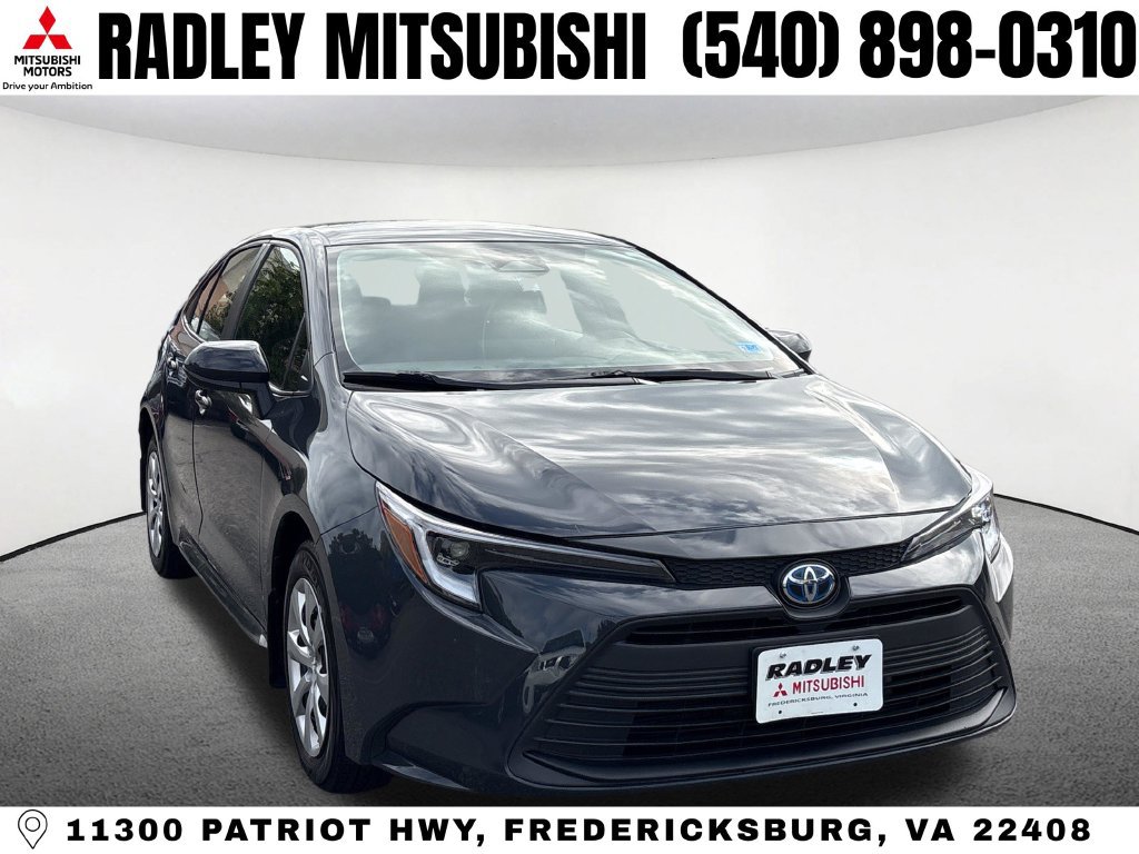 Used 2025 Toyota Corolla LE FWD image 21