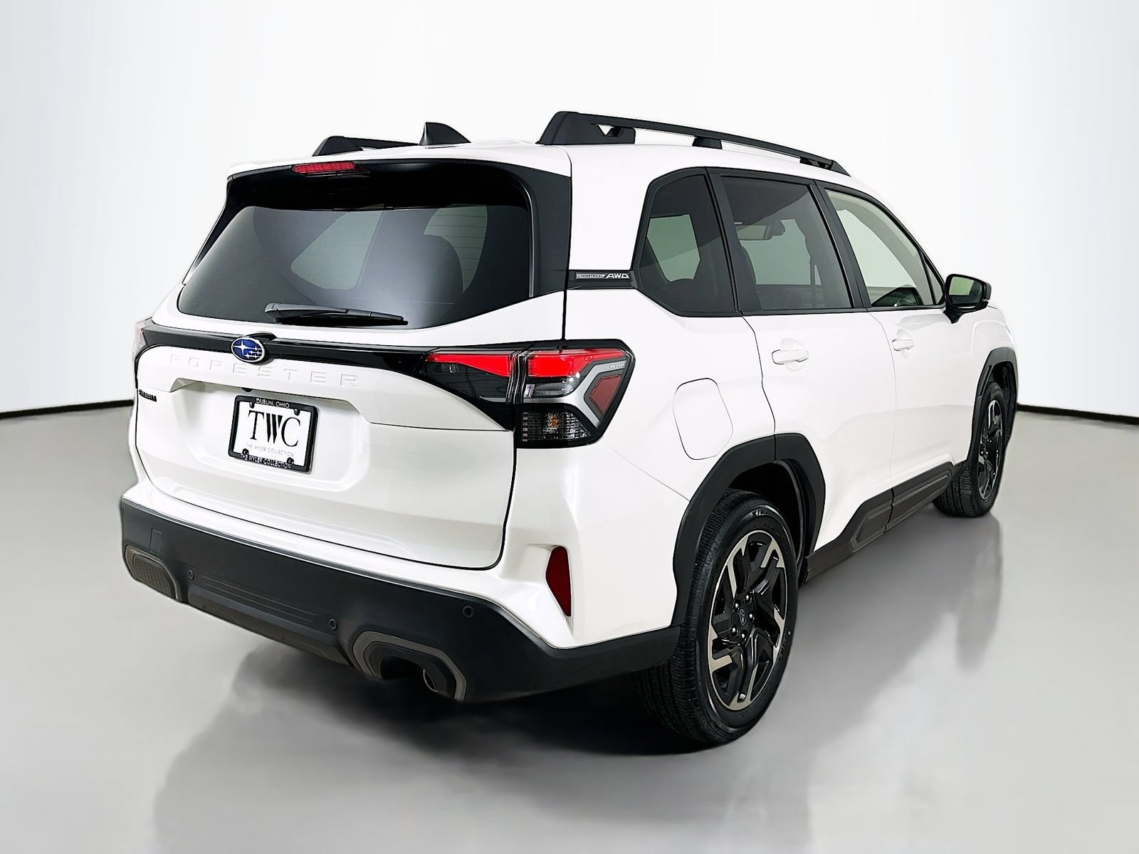 Used 2025 Subaru Forester Limited w/ Popular Package #2 AWD/4WD image 5
