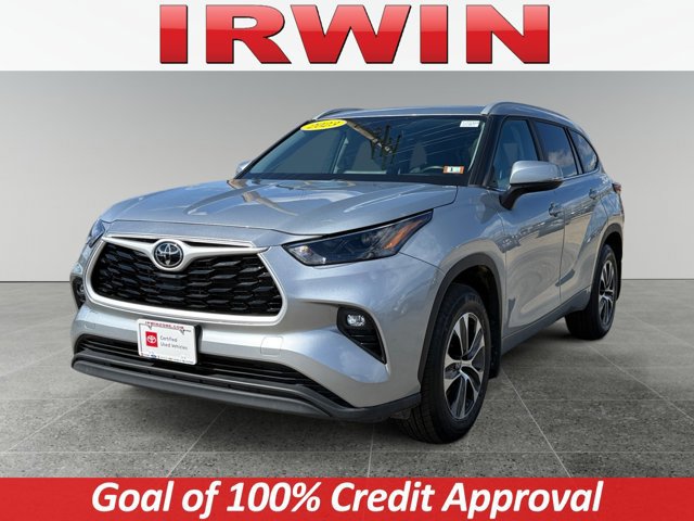 Used 2023 Toyota Highlander XLE AWD/4WD image 1