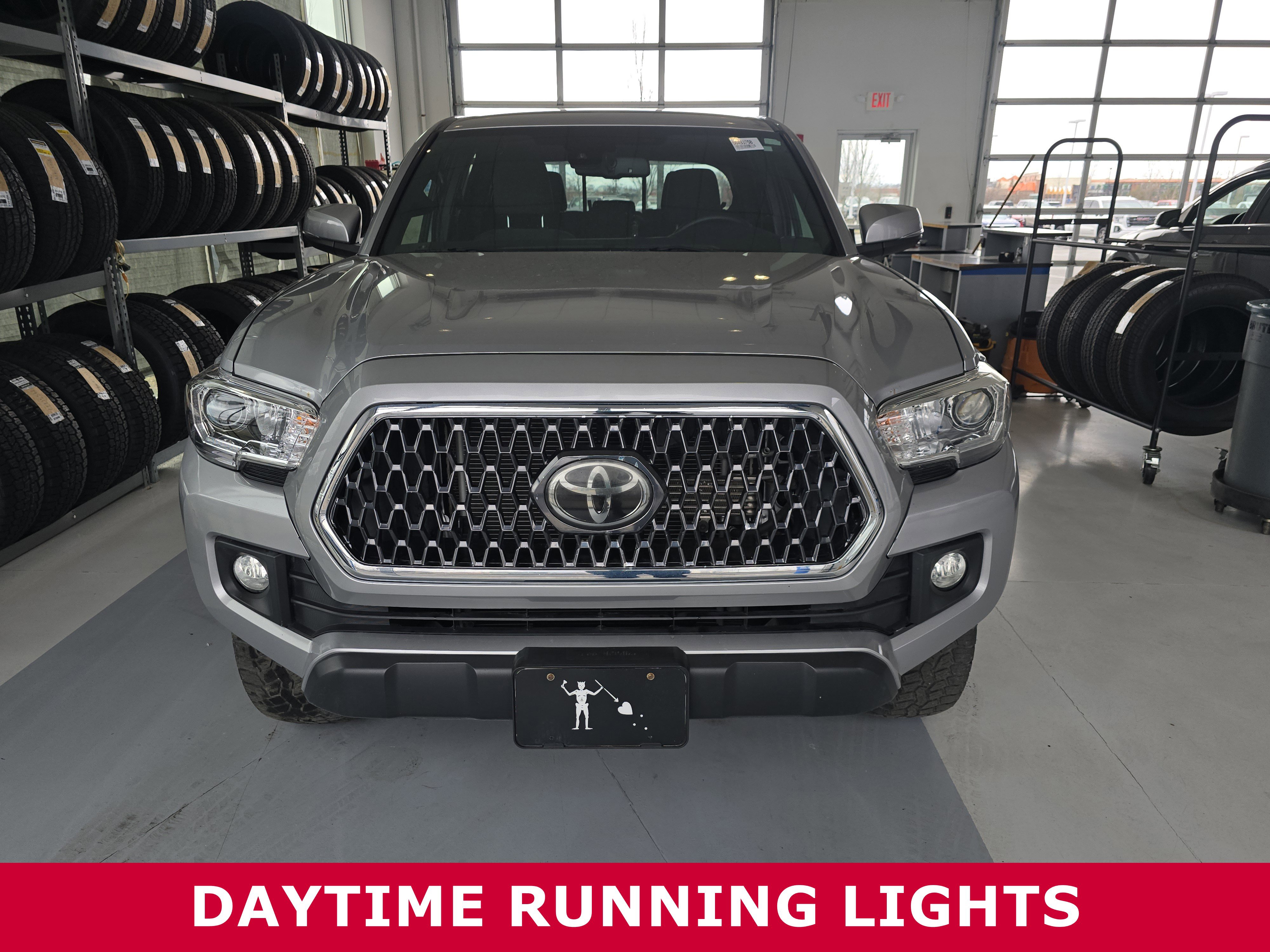 Used 2019 Toyota Tacoma TRD Off-Road image 2