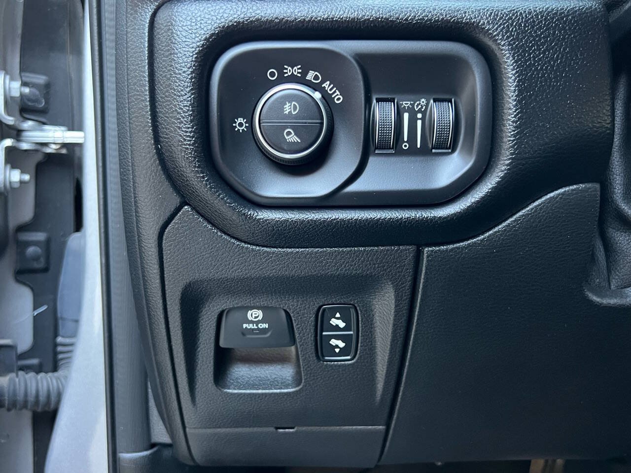 Used 2020 RAM 1500 Laramie w/ Sport Appearance Package AWD/4WD image 32