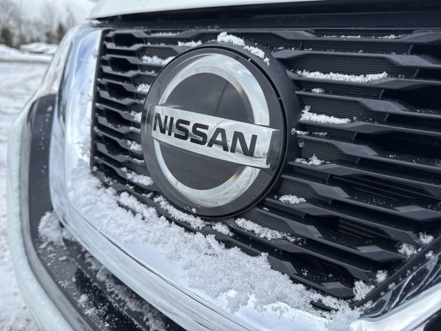 Used 2018 Nissan Rogue S image 26