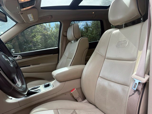 Used 2016 Jeep Grand Cherokee Overland AWD/4WD image 14