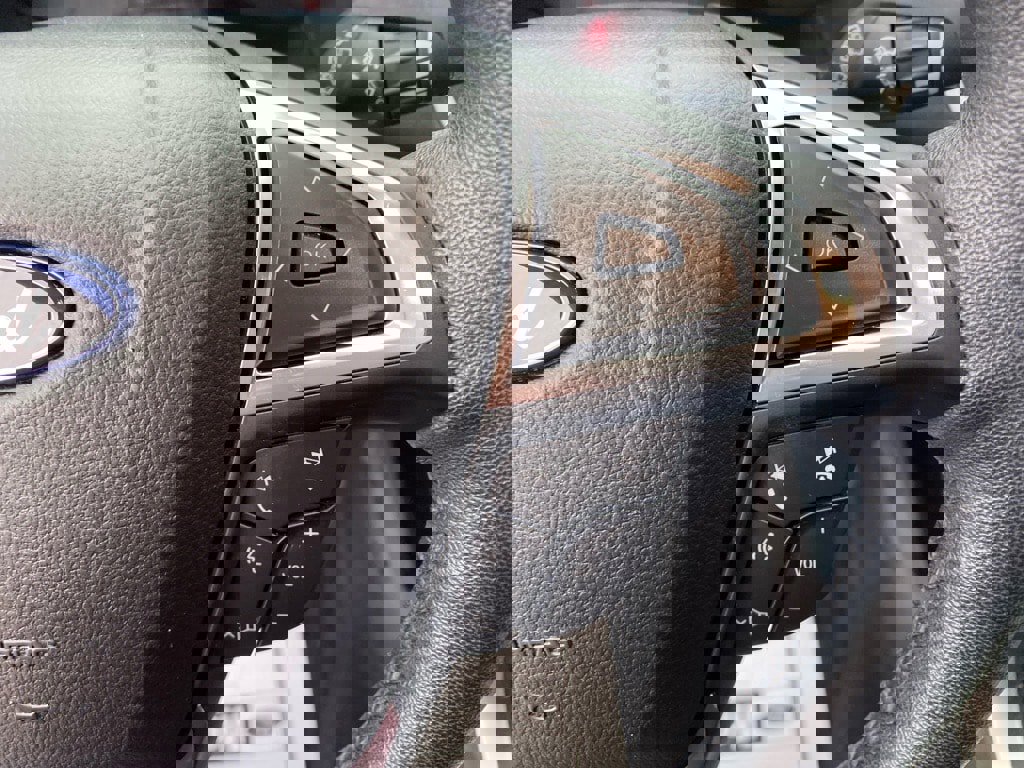 Used 2024 Ford Edge SEL w/ Convenience Package image 16