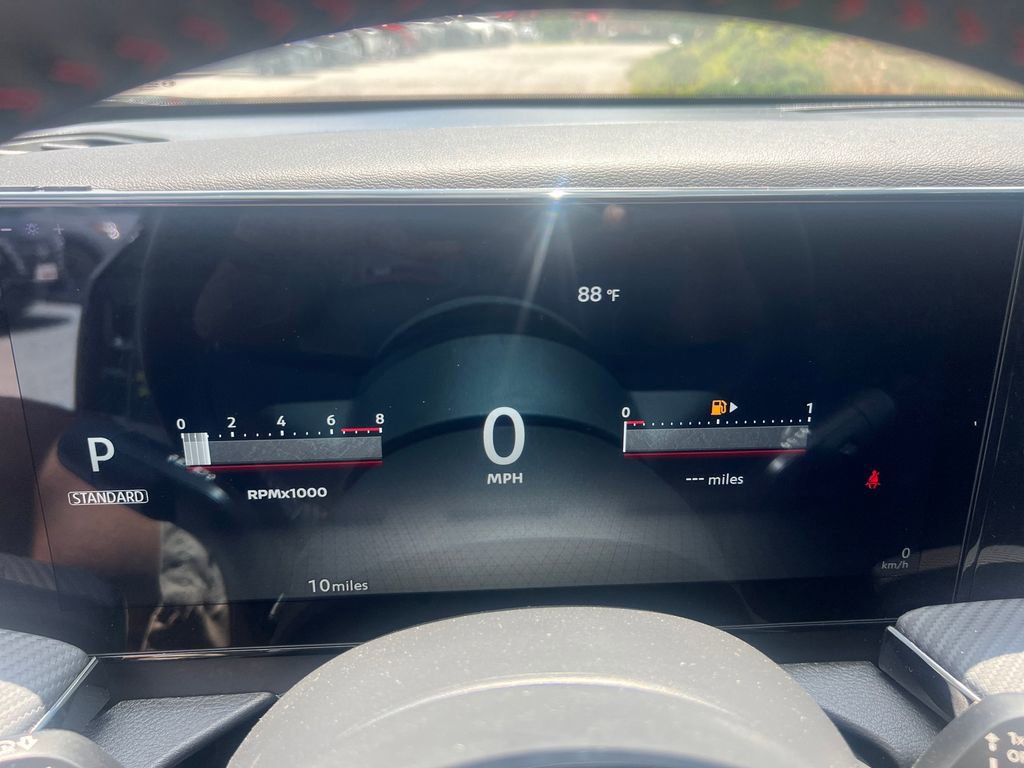 New 2025 Nissan Kicks SR image 16