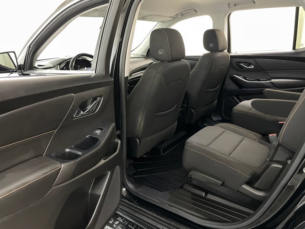 Certified 2021 Chevrolet Traverse LT FWD image 44
