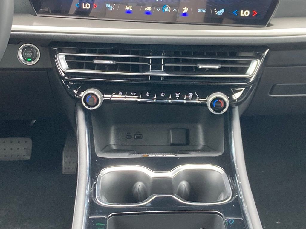 New 2026 Chevrolet Traverse LT w/ Midnight/Sport Edition FWD image 18