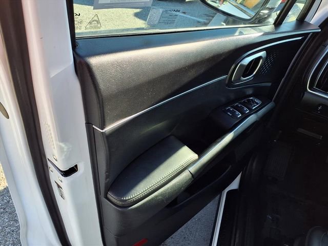Used 2024 Kia Sorento S image 10