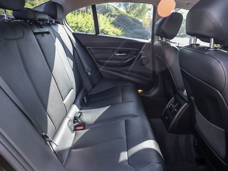 Used 2015 BMW 328i Sedan RWD image 17
