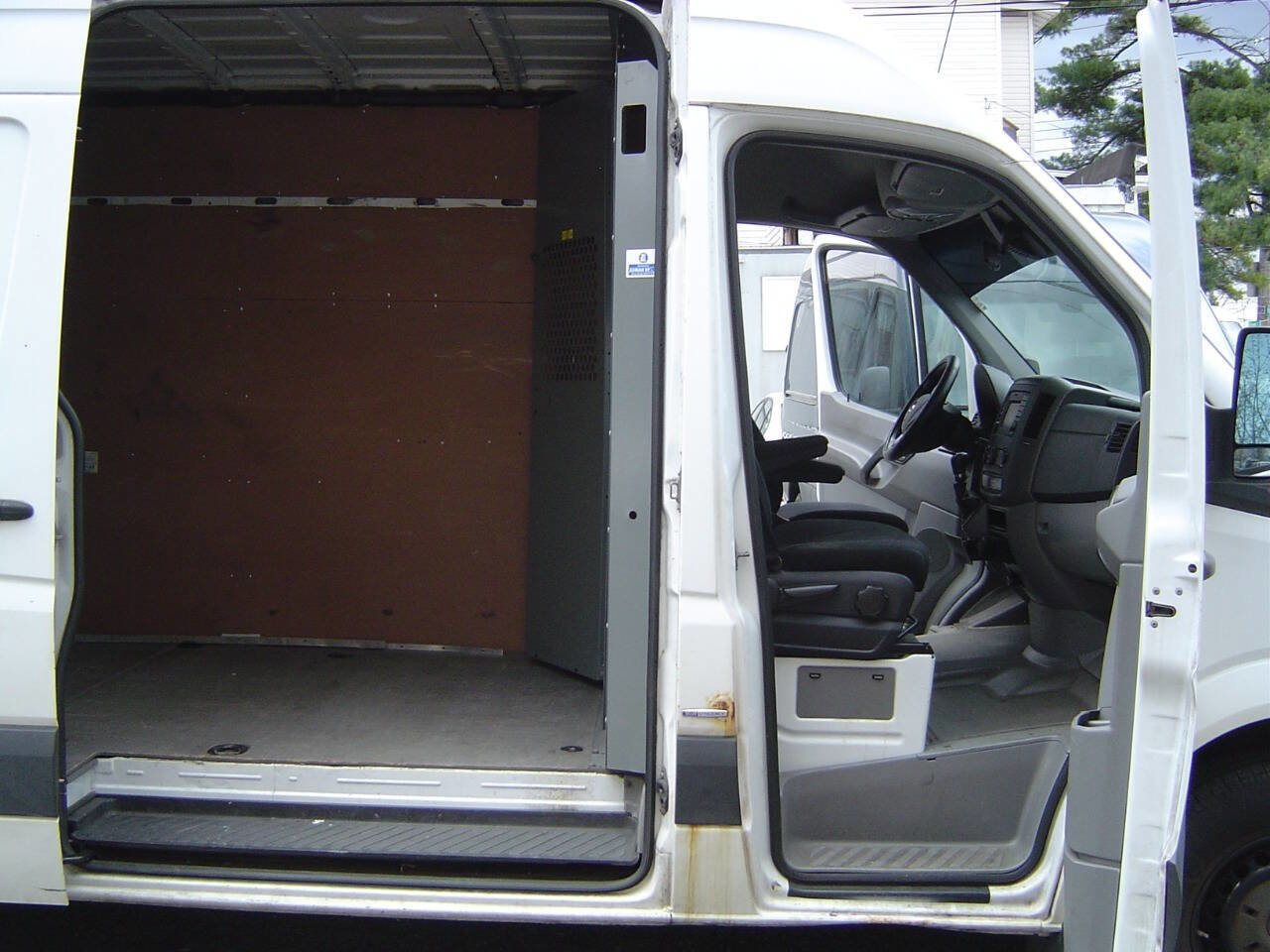 Used 2014 Mercedes-Benz Sprinter 2500 image 10
