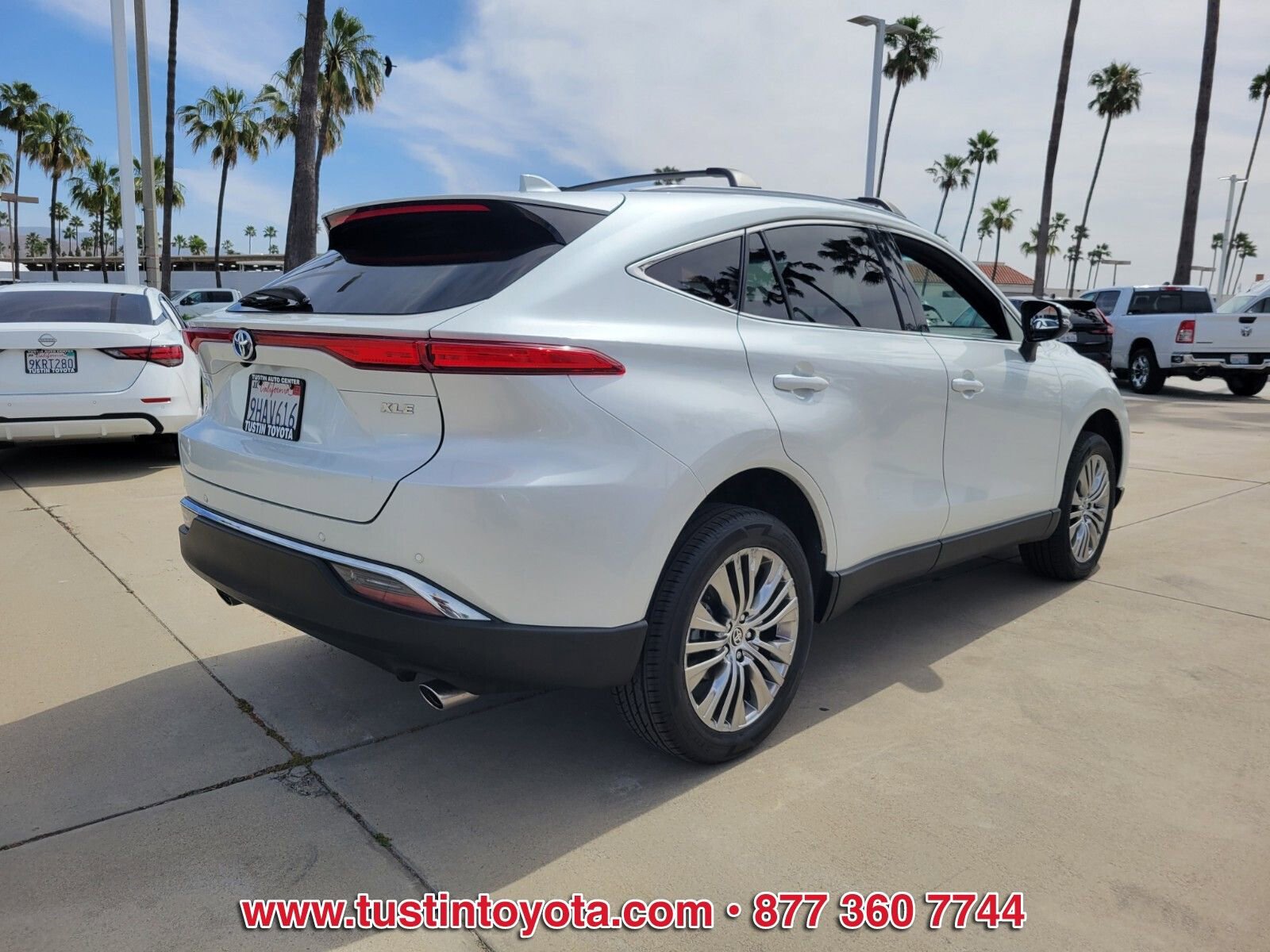 Certified 2023 Toyota Venza XLE image 4