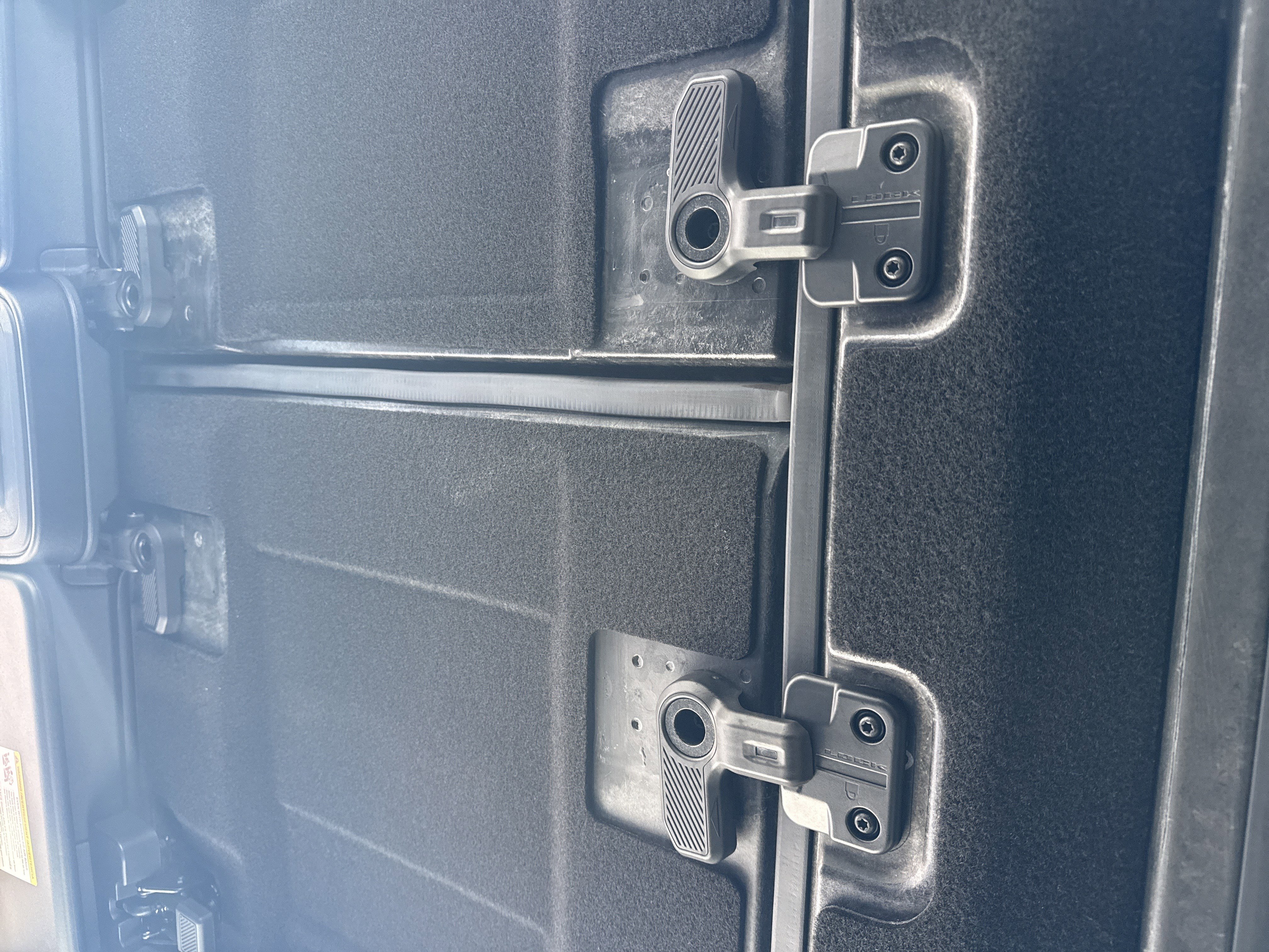 Used 2025 Ford Bronco Badlands image 38