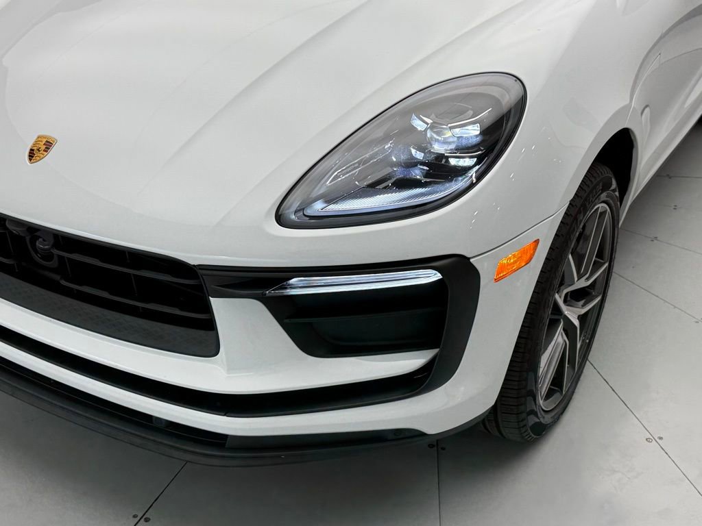 Used 2025 Porsche Macan image 50