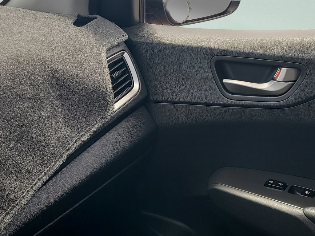 Used 2019 Hyundai Accent SE FWD image 13