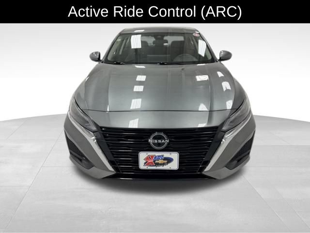 Used 2023 Nissan Altima 2.5 SV w/ SV Premium Package image 9