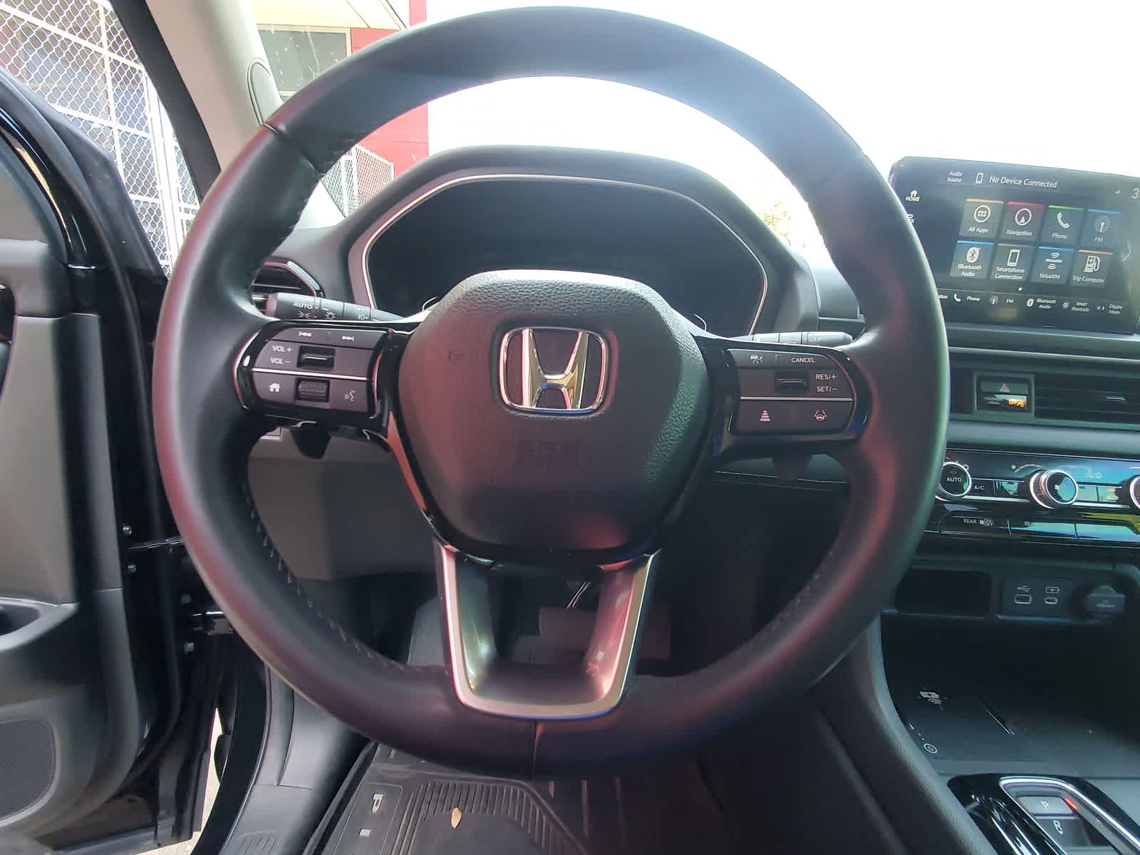 Used 2023 Honda Pilot Touring image 15