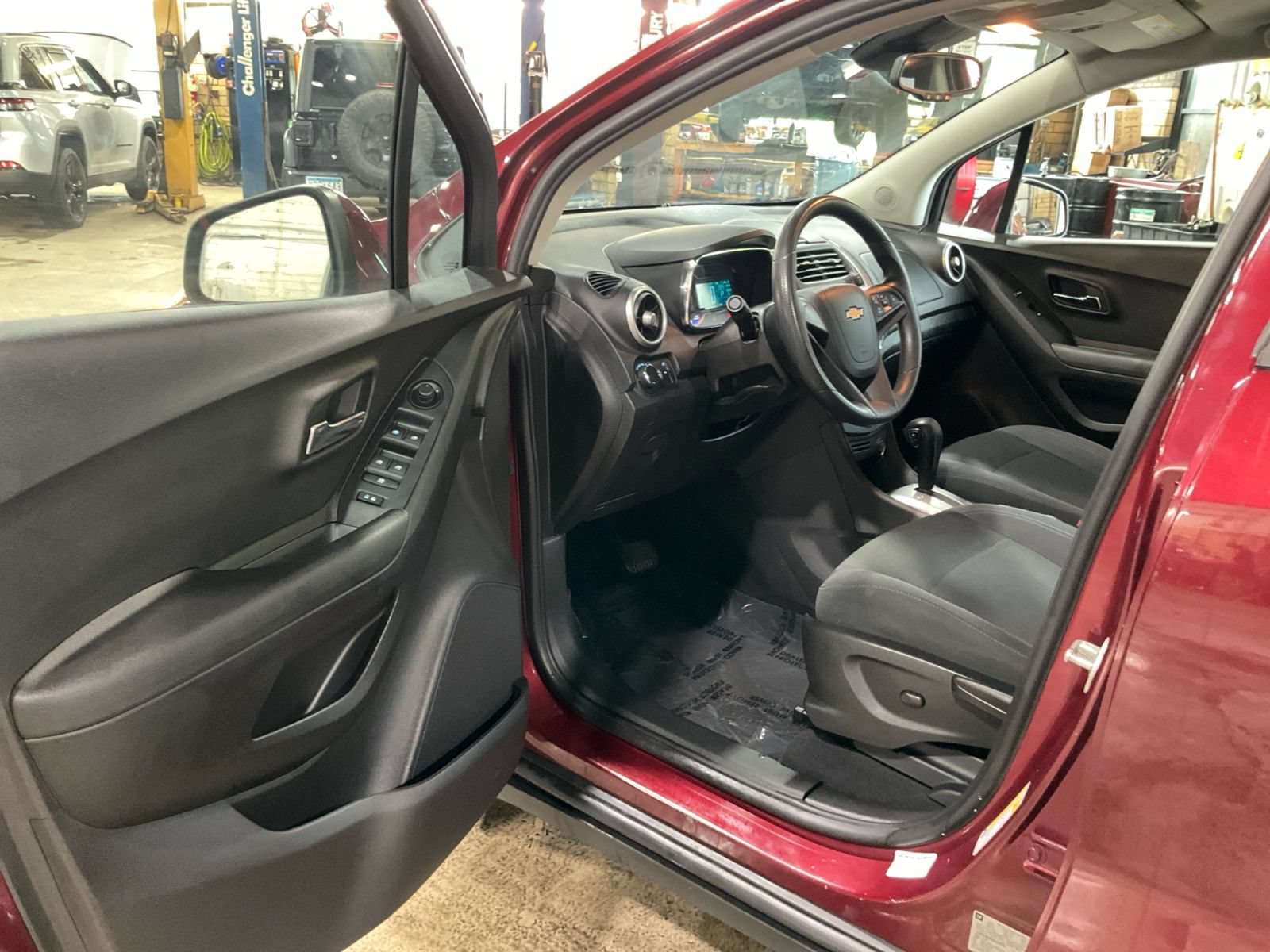 Used 2016 Chevrolet Trax LS w/ LPO, Cargo Package AWD/4WD image 25