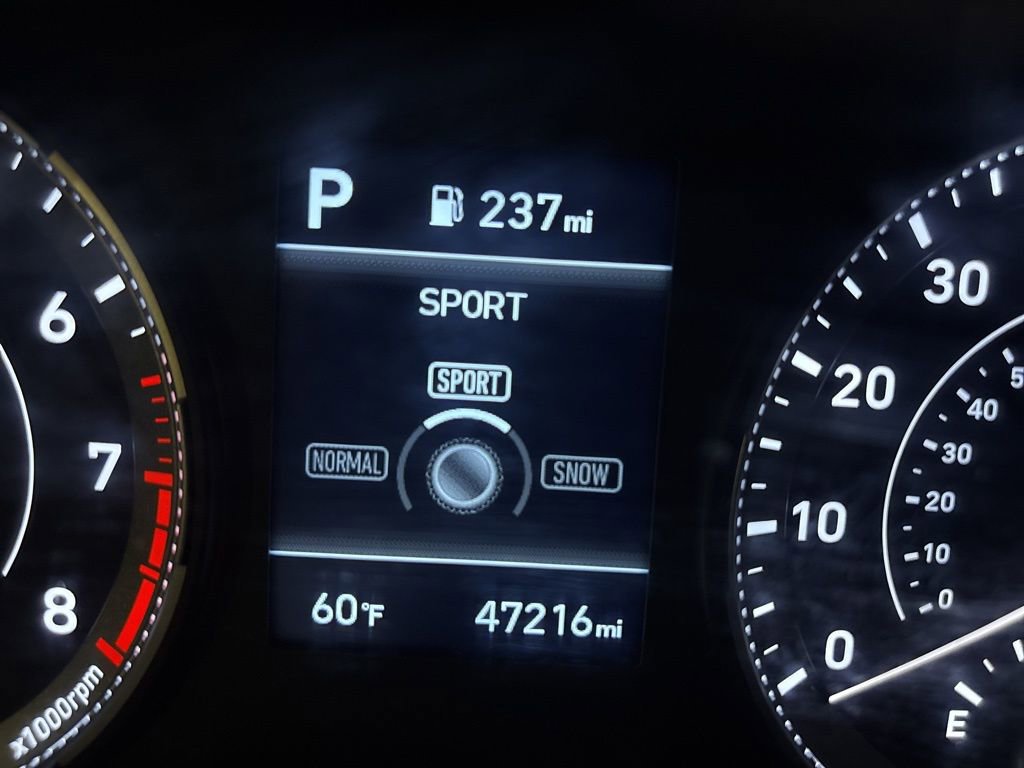 Used 2022 Hyundai Venue Limited image 33