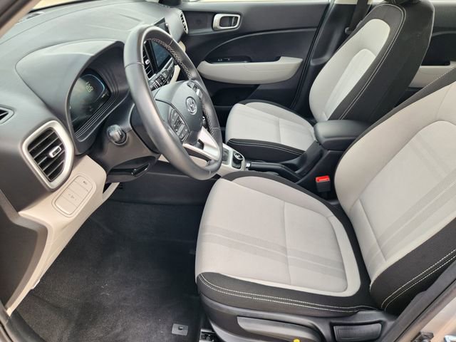 Used 2025 Hyundai Venue SEL FWD image 12
