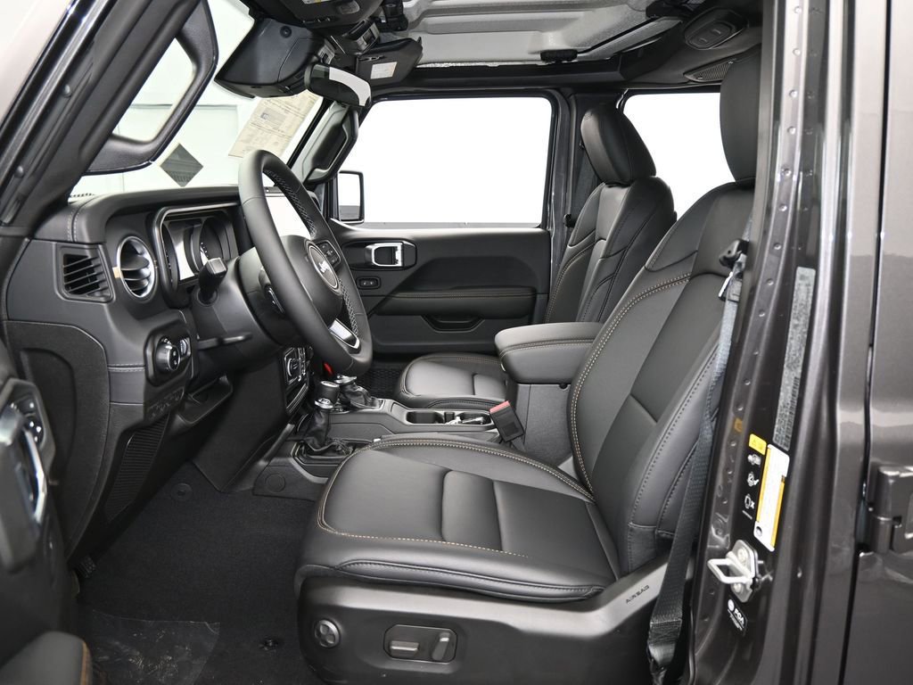 New 2026 Jeep Gladiator Sahara image 11