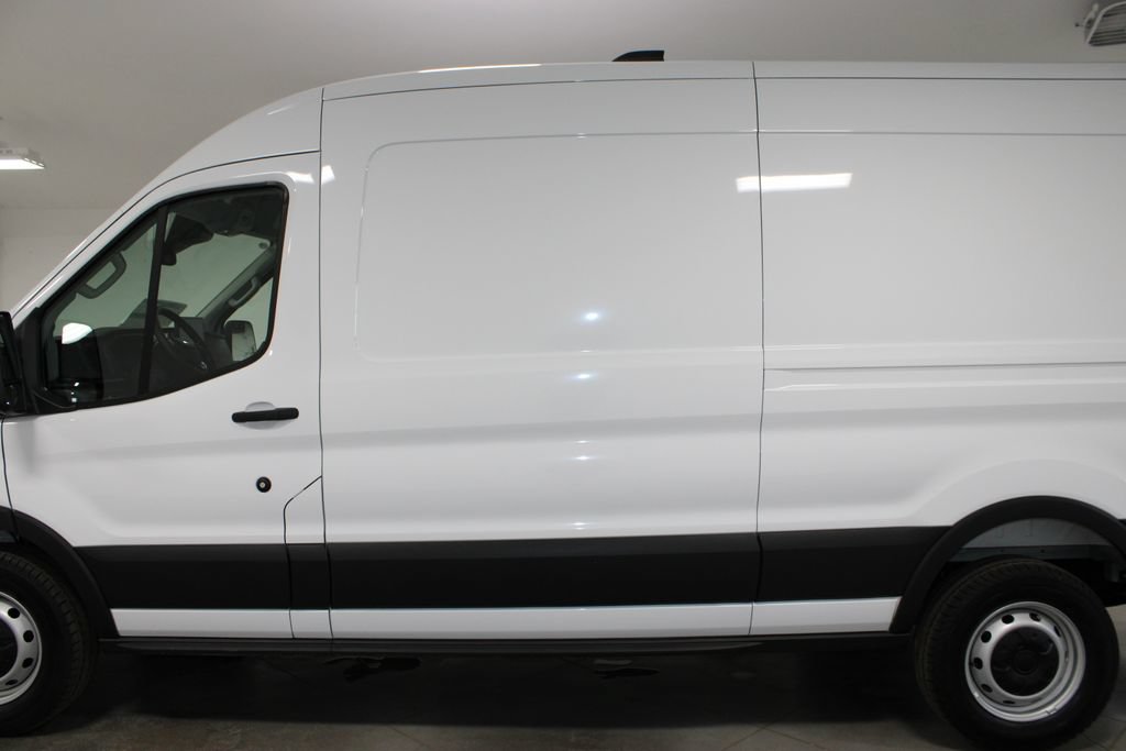 New 2026 Ford Transit 250 148 Medium Roof w/ Load Area Protection Package RWD image 5