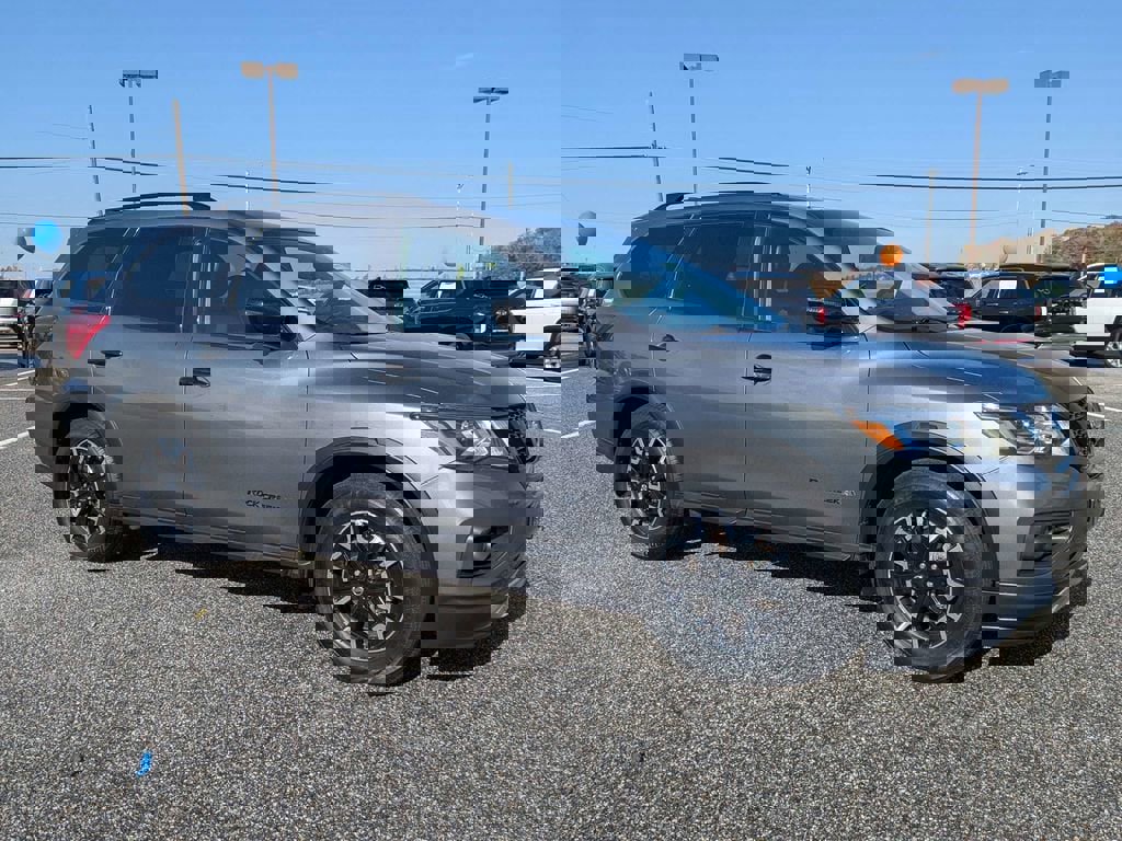 Used 2019 Nissan Pathfinder SL image 3