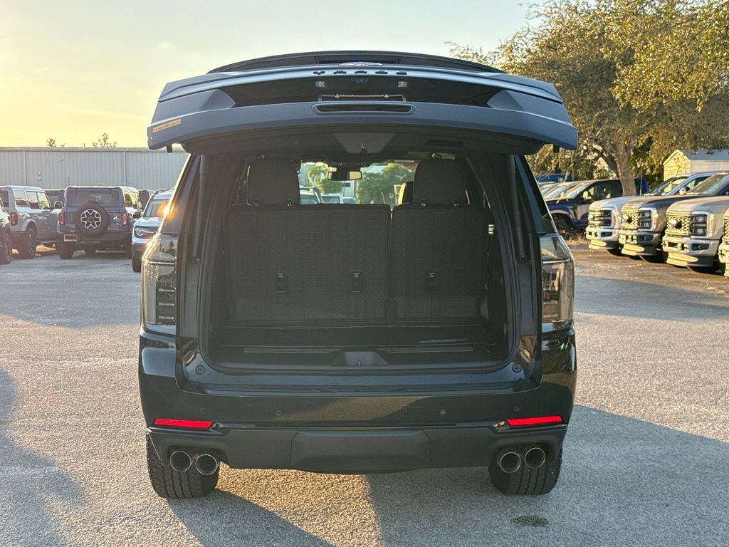Used 2025 Chevrolet Tahoe Z71 w/ Comfort Package image 31
