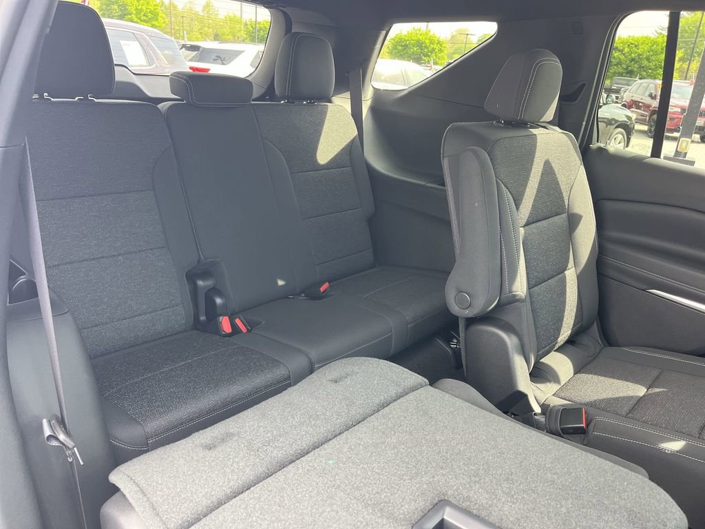 New 2025 Chevrolet Traverse LT image 28