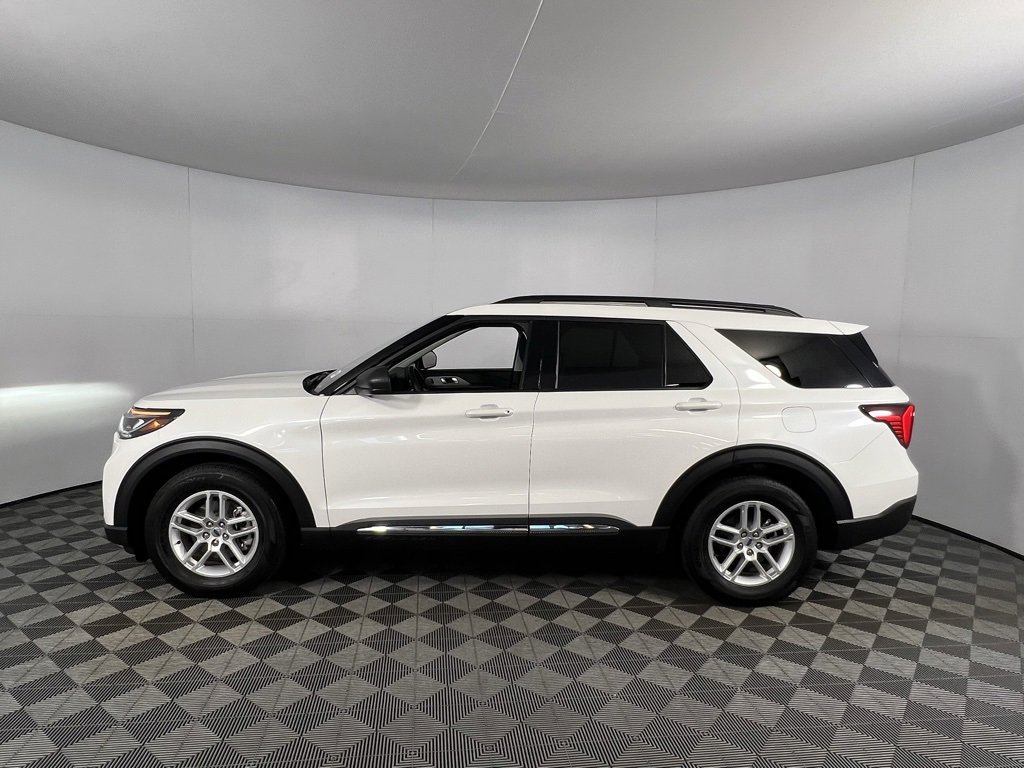 Used 2025 Ford Explorer Active image 9