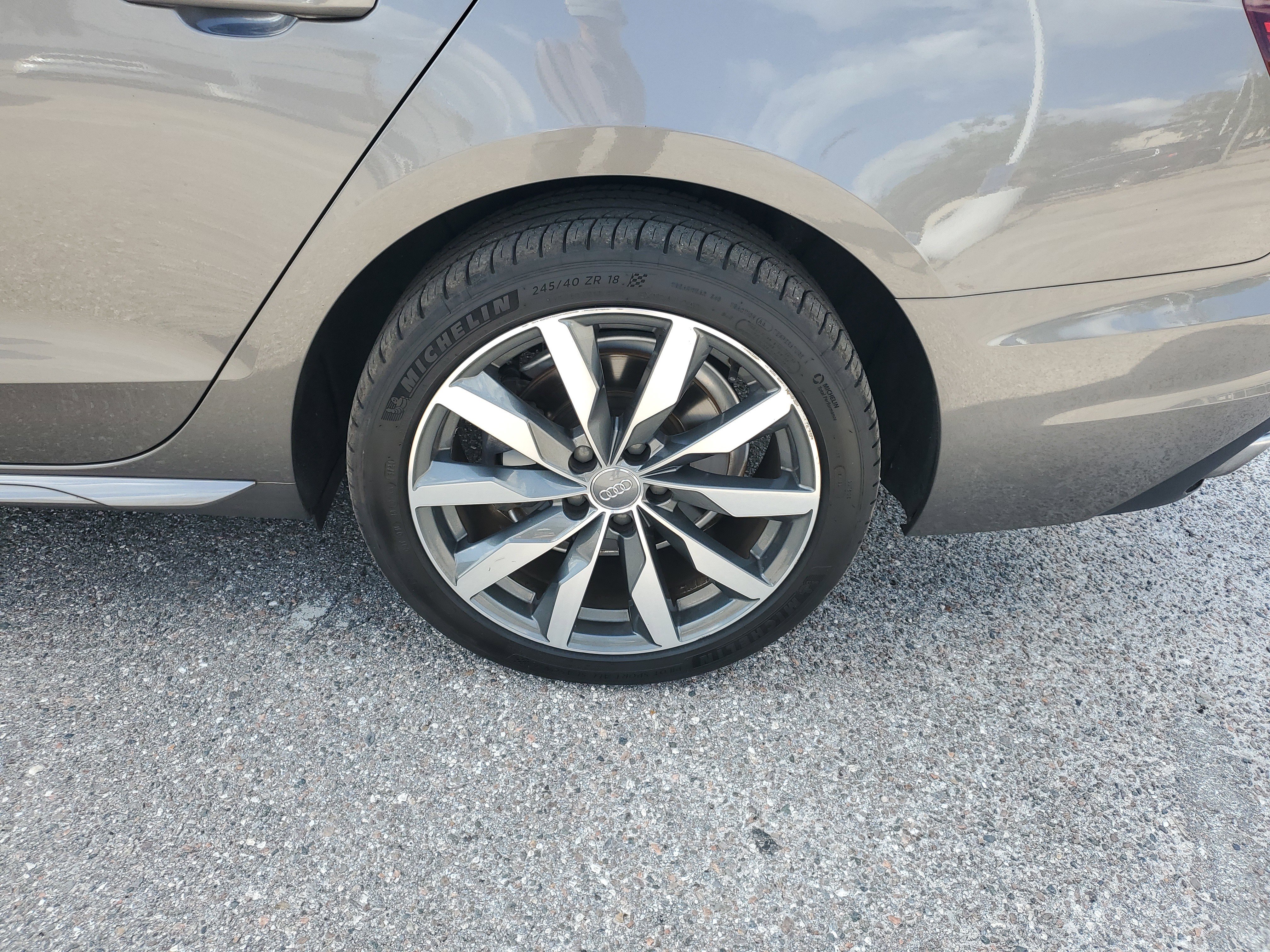 Used 2020 Audi A4 2.0T Premium w/ Convenience Package image 5