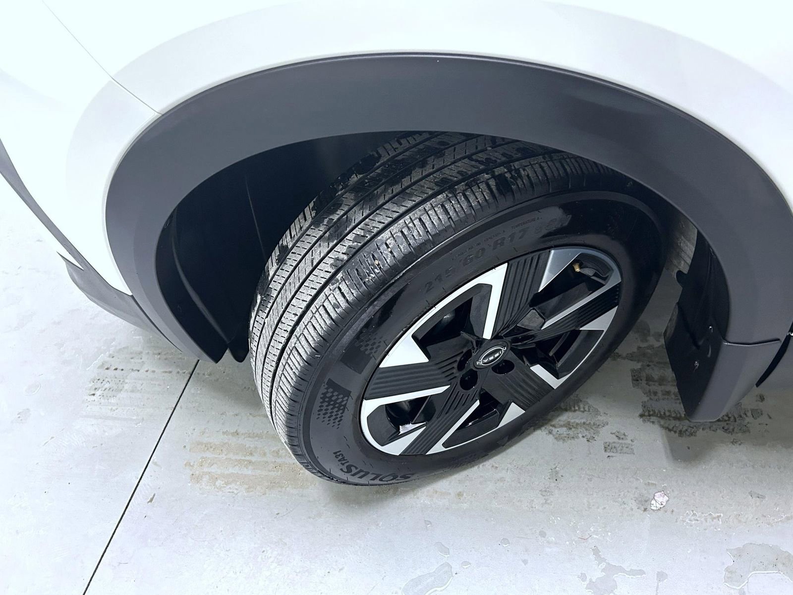 Used 2025 Nissan Kicks SV image 23