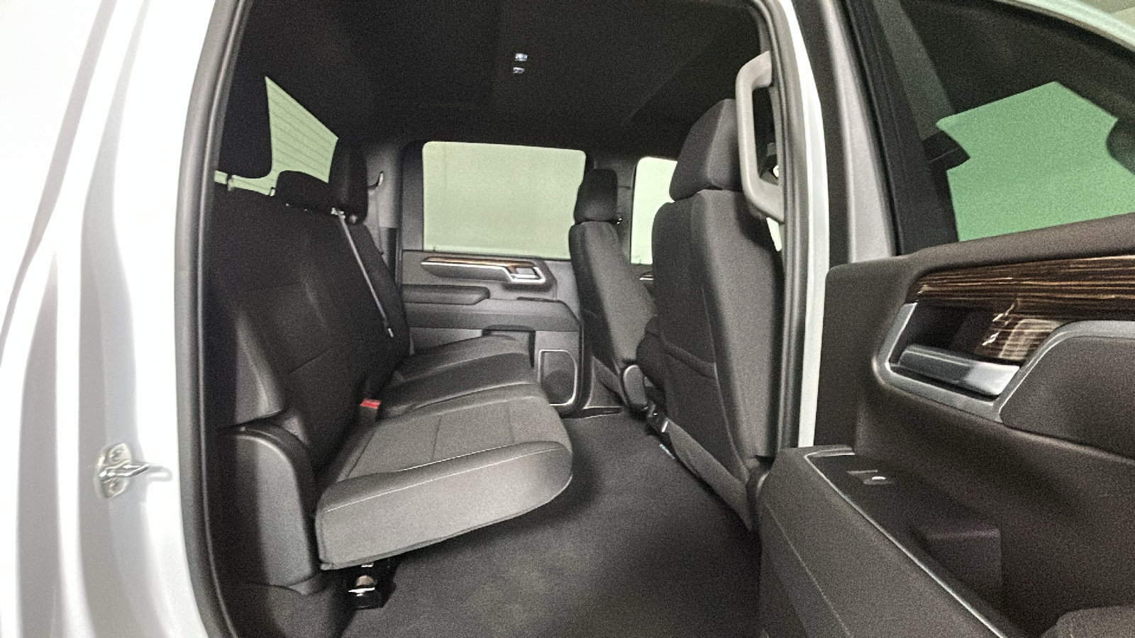 New 2026 GMC Sierra 2500 SLE w/ SLE Value Package; AWD/4WD image 33