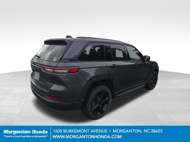 Used 2023 Jeep Grand Cherokee Altitude AWD/4WD image 3