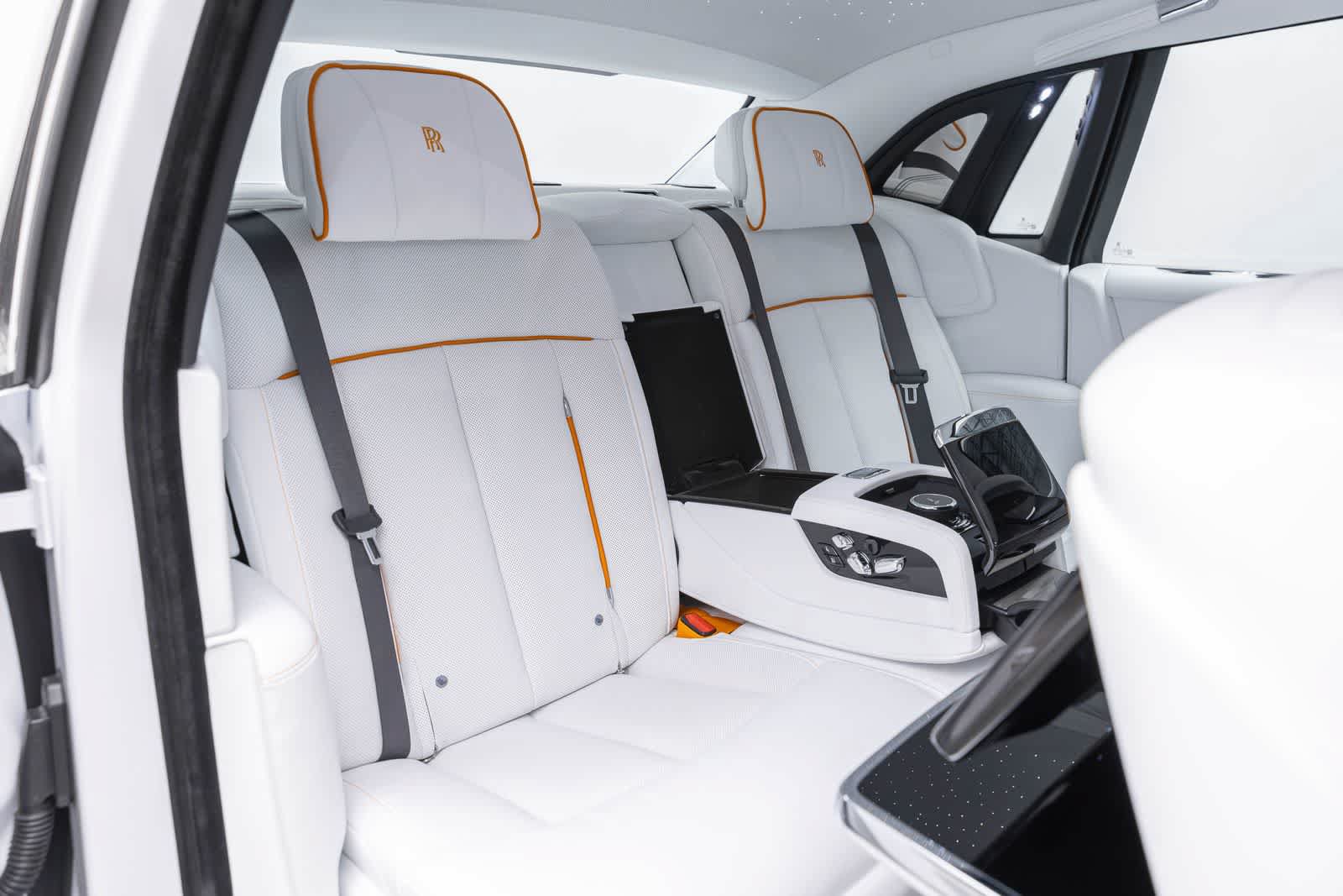 New 2027 Rolls-Royce Phantom Sedan RWD image 11