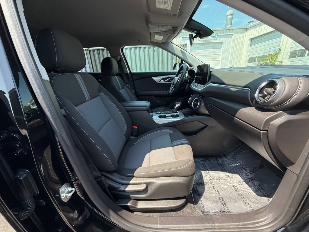 Used 2026 Chevrolet Blazer LT FWD image 25