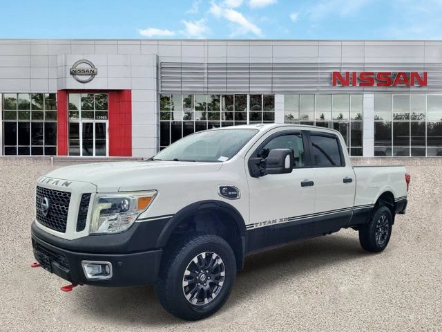 Used 2019 Nissan Titan PRO-4X w/ Pro-4x Convenience Package AWD/4WD image 5