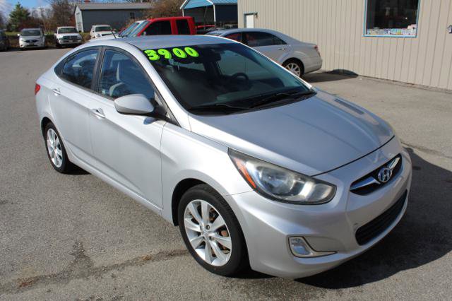Used 2013 Hyundai Accent GLS w/ Premium Pkg image 4