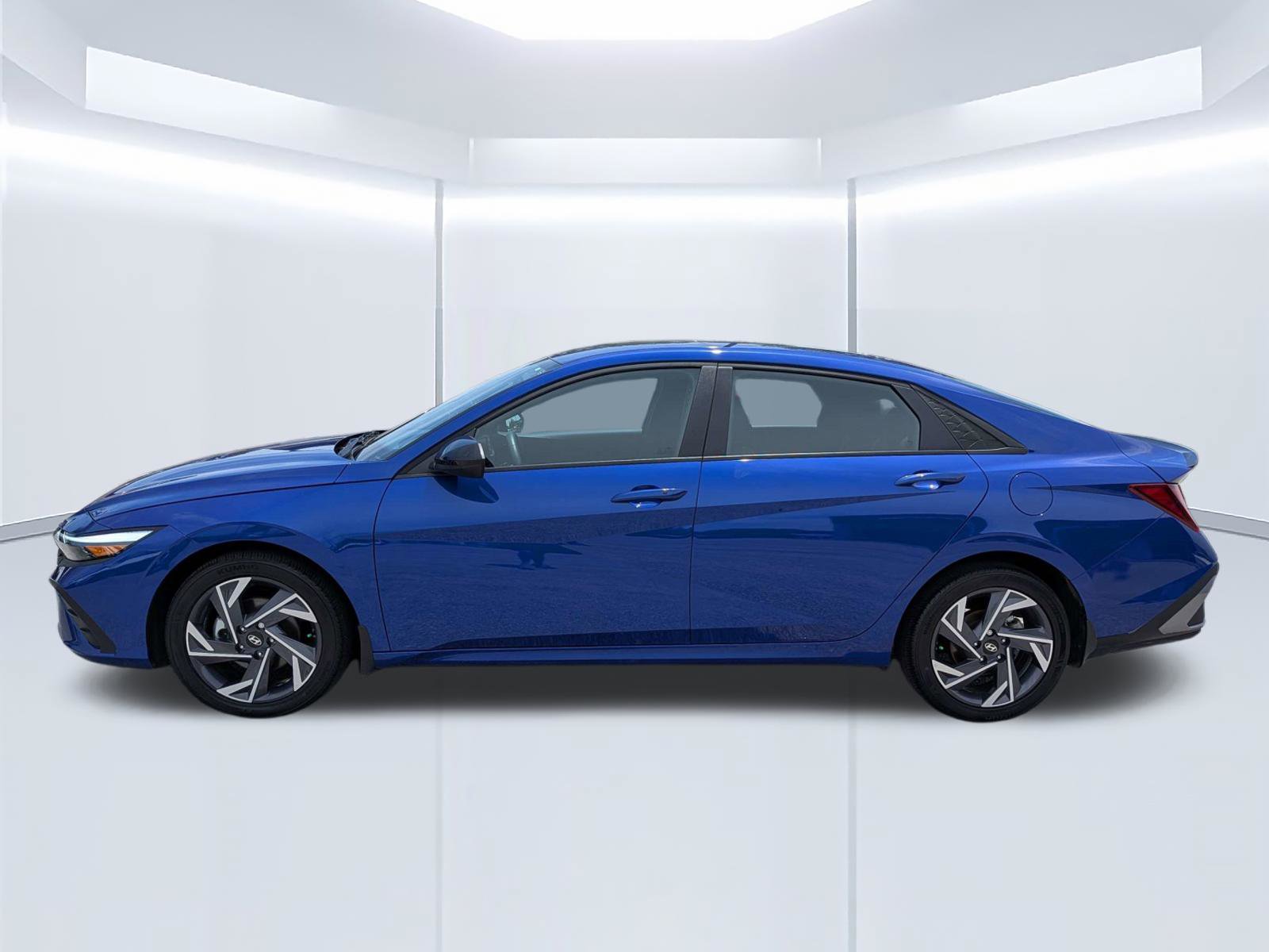 Certified 2025 Hyundai Elantra Sport FWD image 7