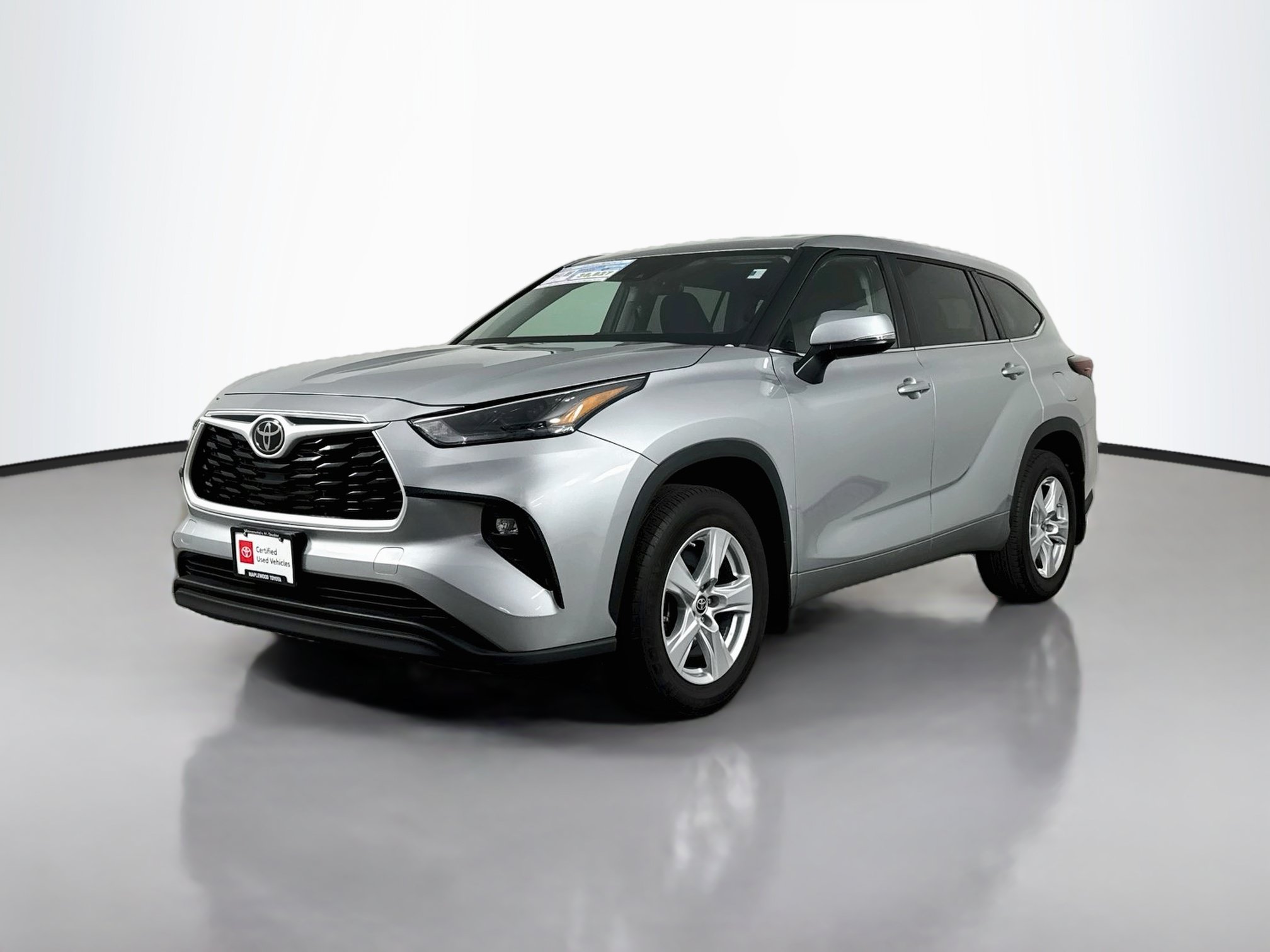 Certified 2024 Toyota Highlander LE AWD/4WD image 3