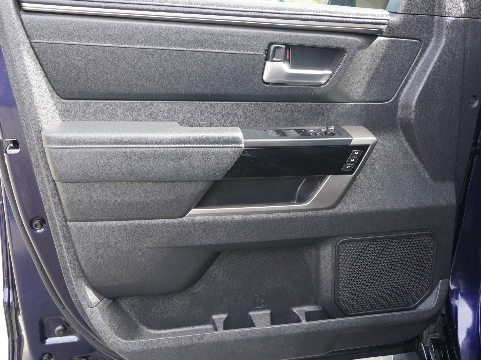 Used 2024 Toyota Sequoia Limited image 24