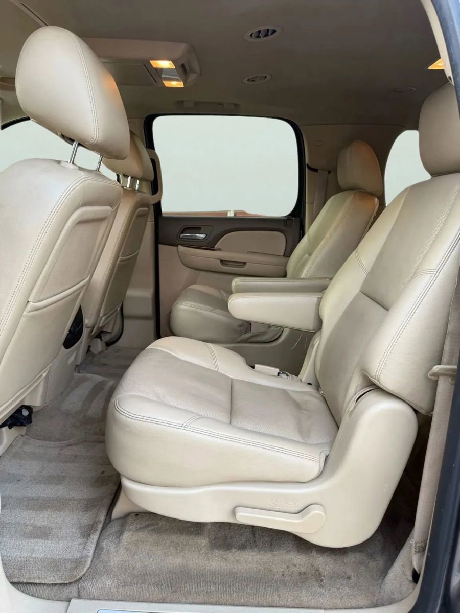 Used 2011 Chevrolet Suburban LTZ image 29