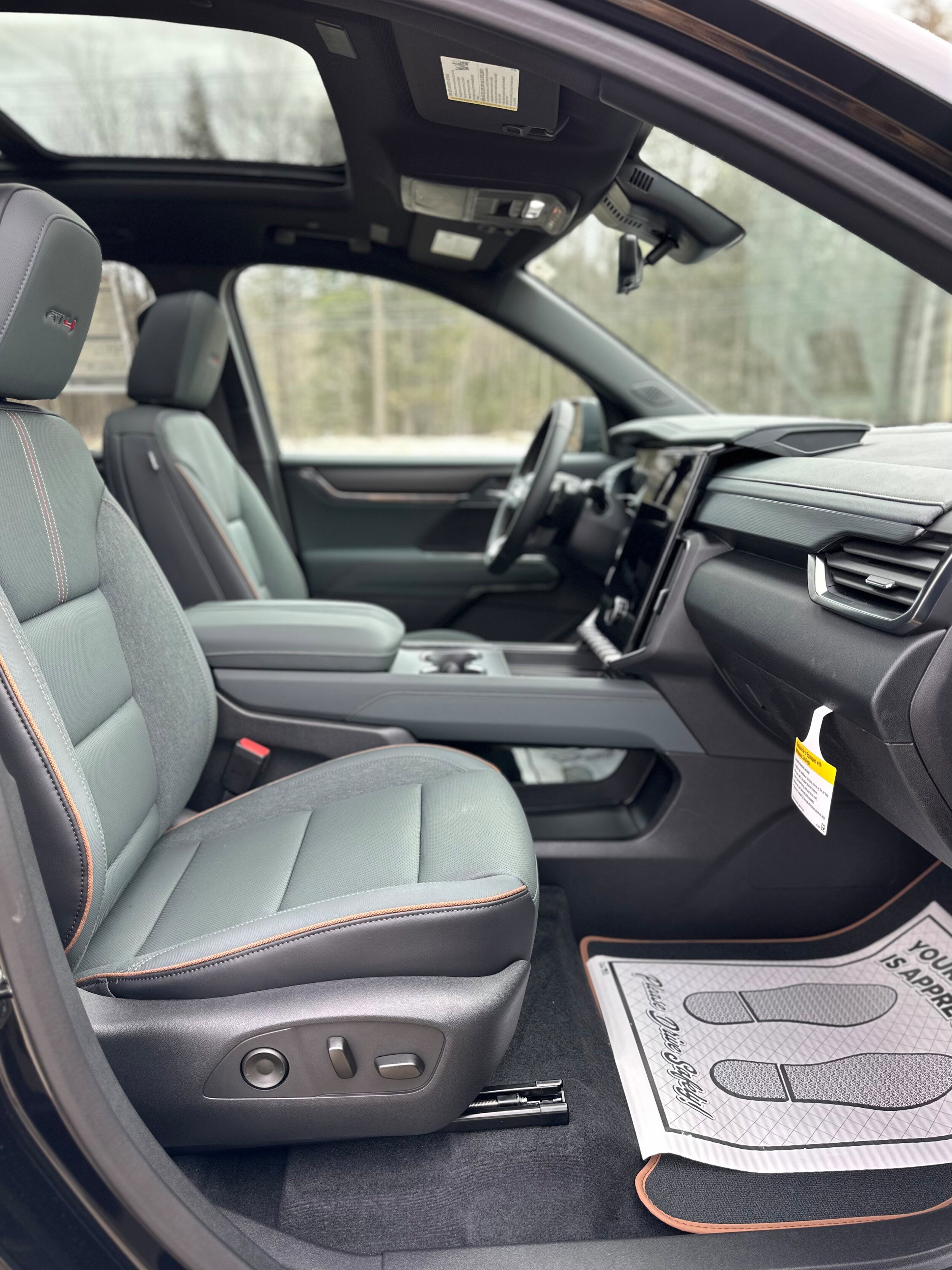 New 2026 GMC Acadia AT4 w/ Luxury Package AWD/4WD image 24