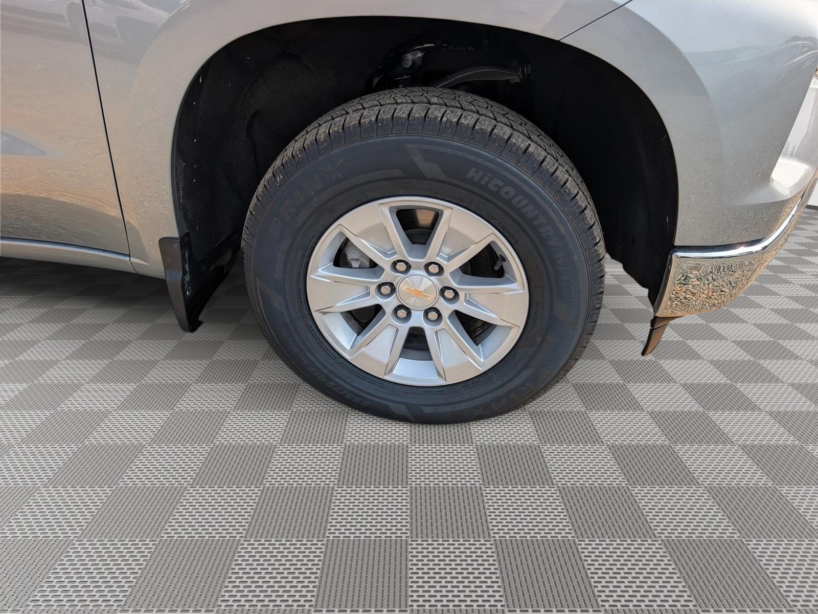 Used 2025 Chevrolet Silverado 1500 LT RWD image 9