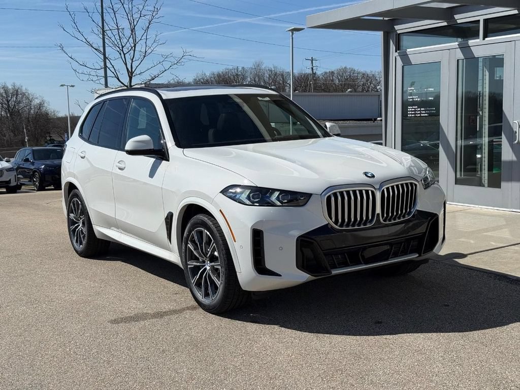 New 2026 BMW X5 xDrive40i w/ M Sport Package AWD/4WD image 1