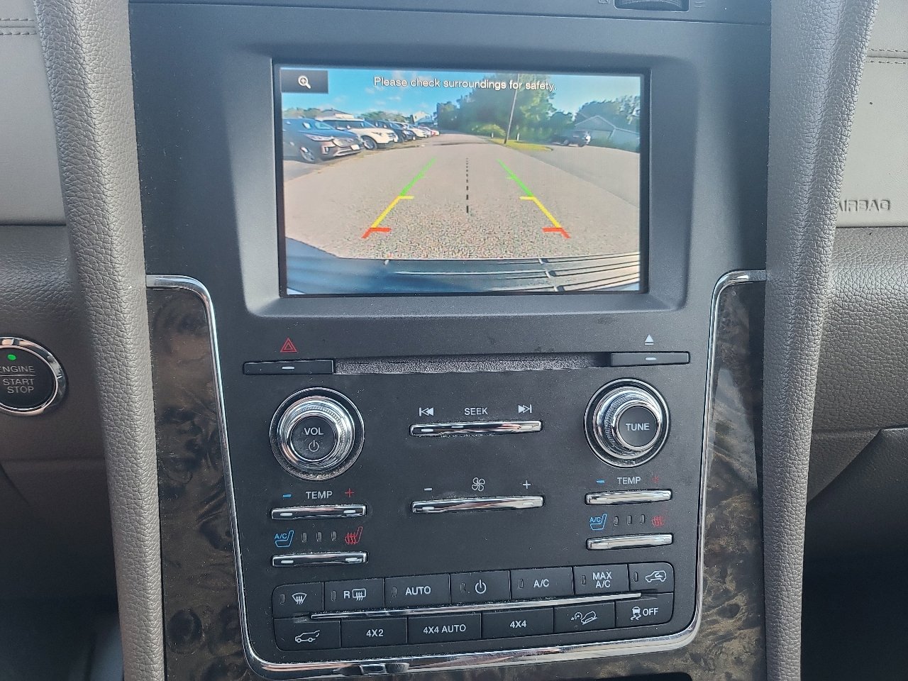 Used 2015 Lincoln Navigator 4WD image 20