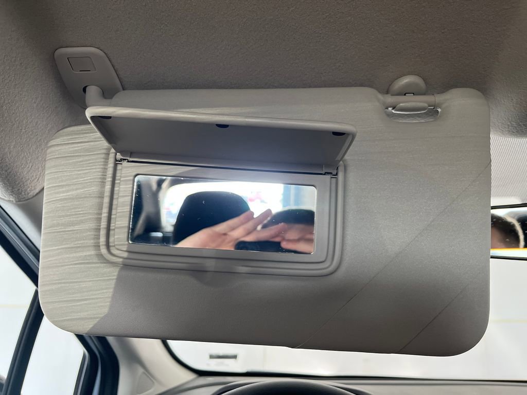 Used 2024 Nissan Versa SR w/ Trunk Package image 78