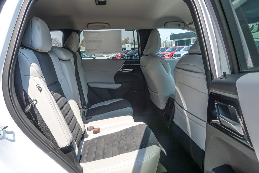 New 2026 Mitsubishi Outlander SE AWD/4WD image 15